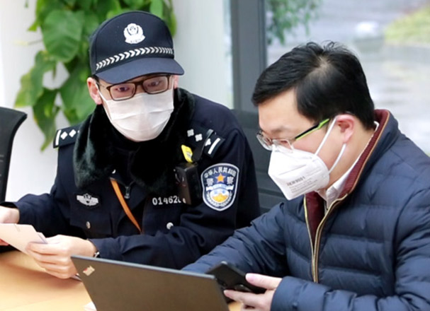滬警方主動(dòng)對接我司，保障誠格一次性防護(hù)服安全生產(chǎn)