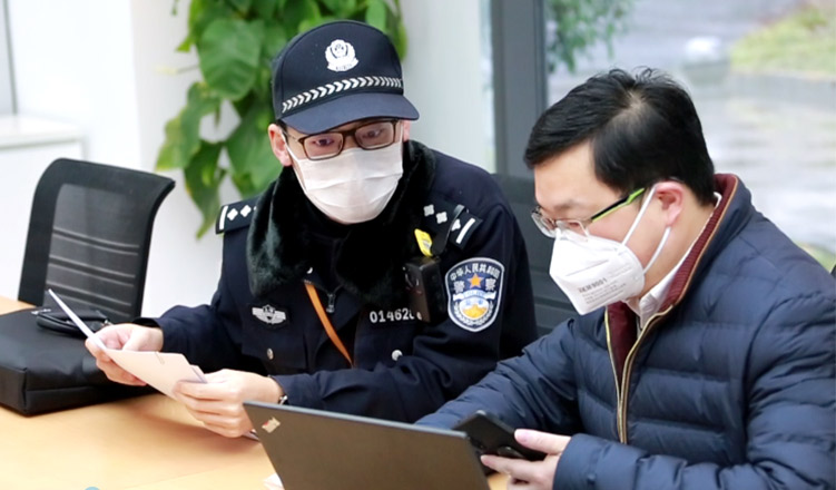 滬警方主動對接我司，保障誠格一次性防護服安全生產(chǎn)